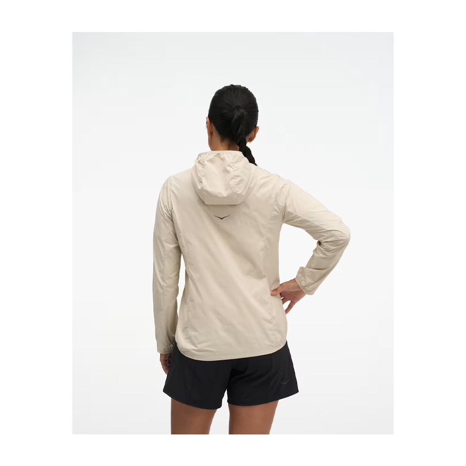 HOKA Women's SkyFlow Wind Jacket Oat Milk
