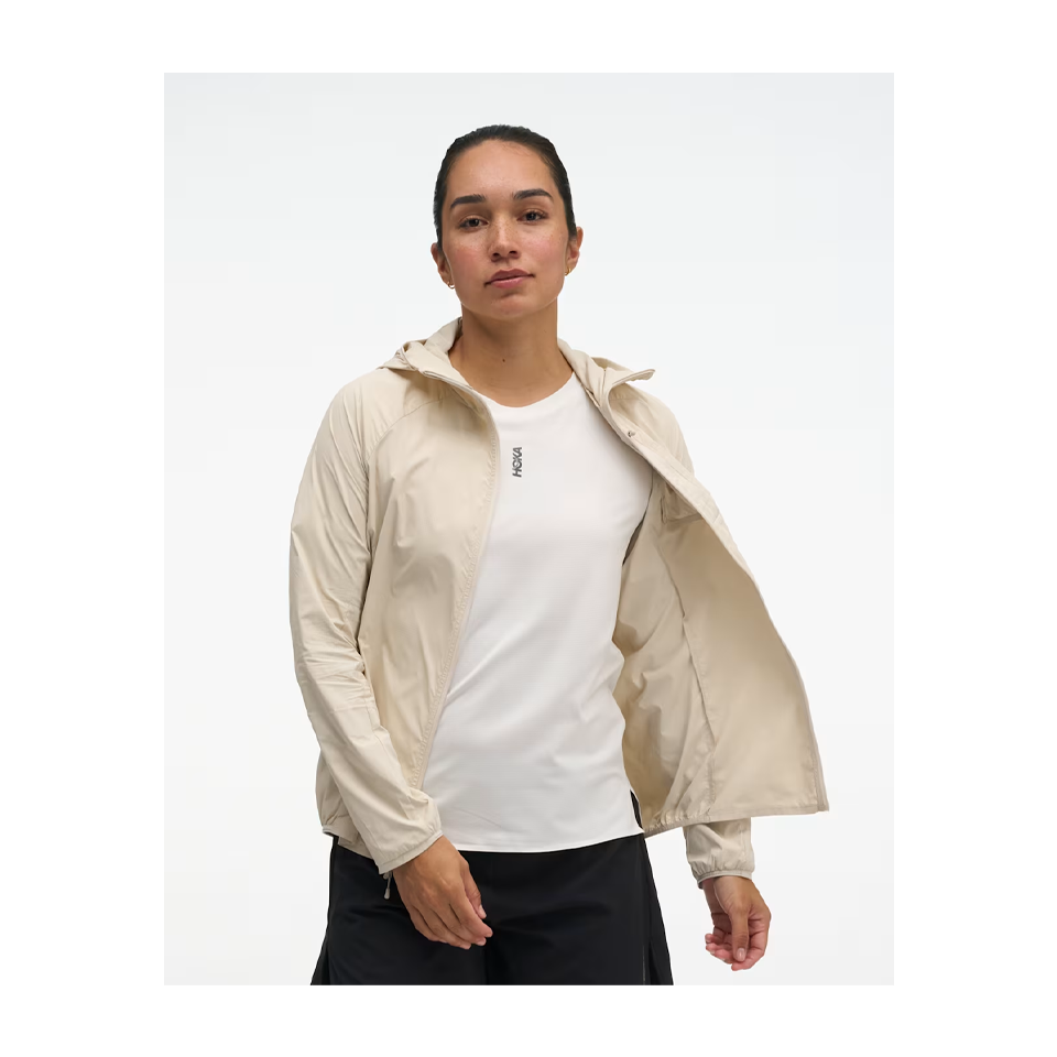 HOKA Women's SkyFlow Wind Jacket Oat Milk