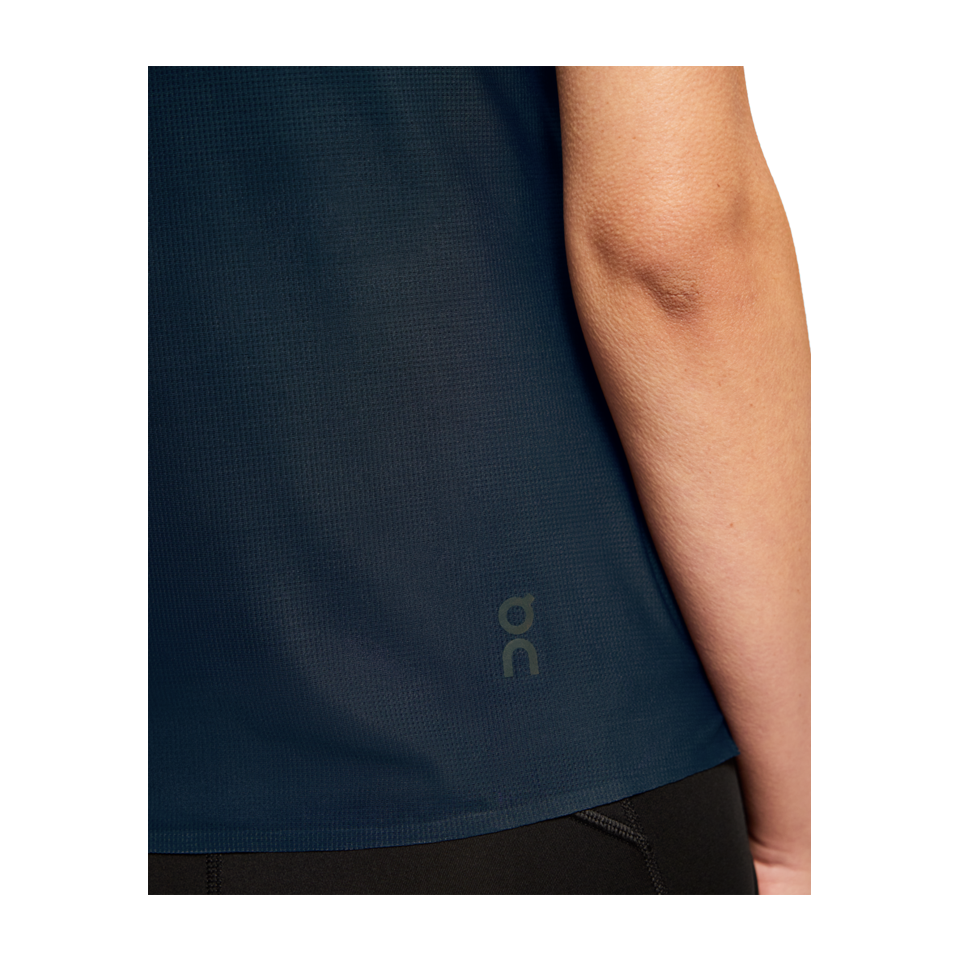 On Women's Performance Tank Denim/Navy