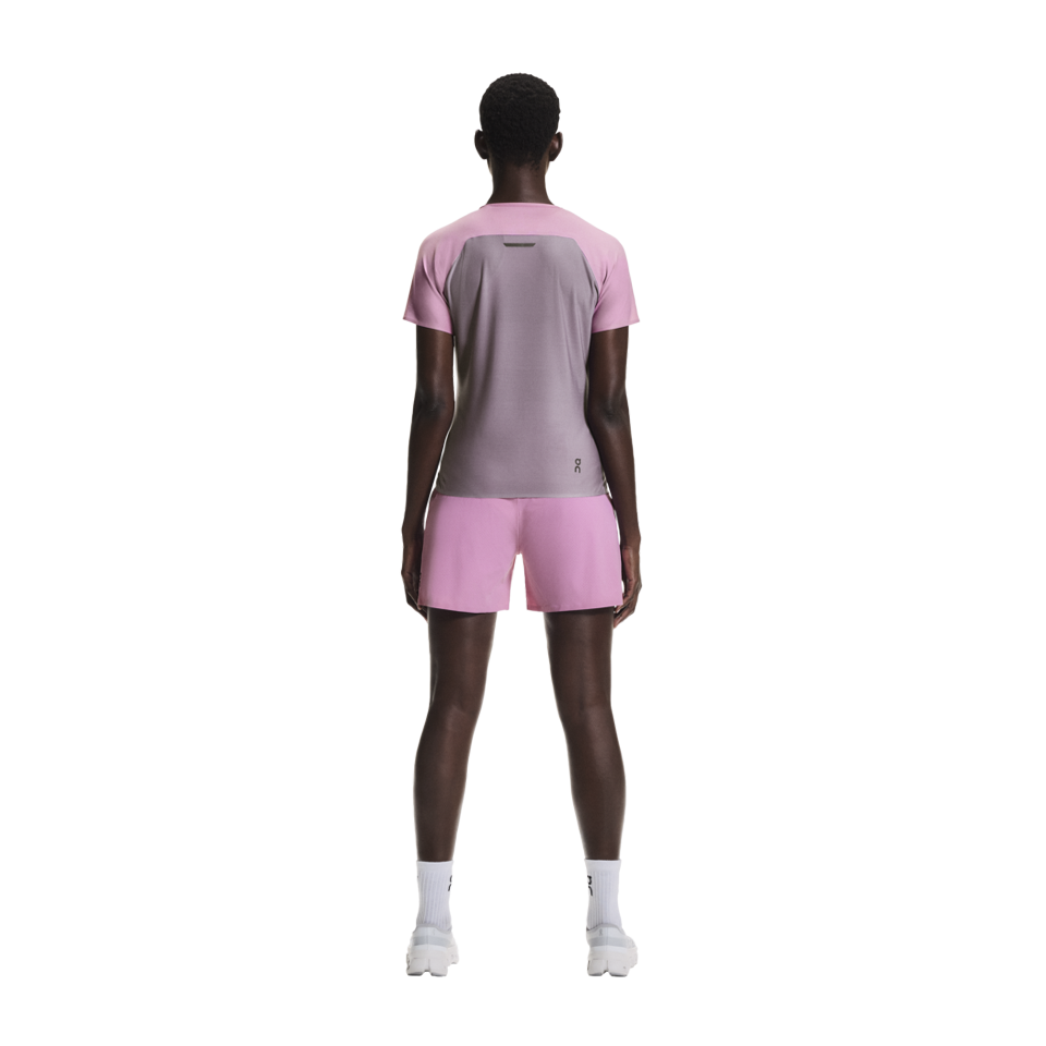On Women's Performance-T Sakura/Dew Berry