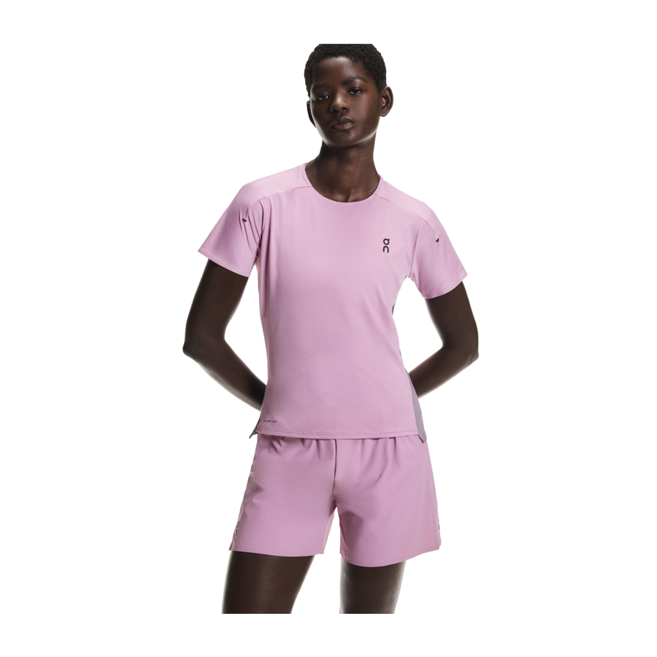 On Women's Performance-T Sakura/Dew Berry