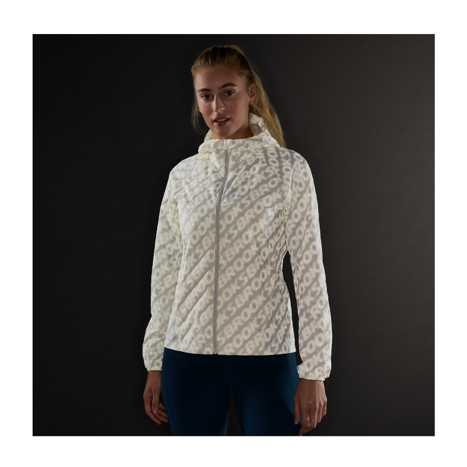 Brooks Women's Canopy Reflective Jacket Reflective Wordmark Bone