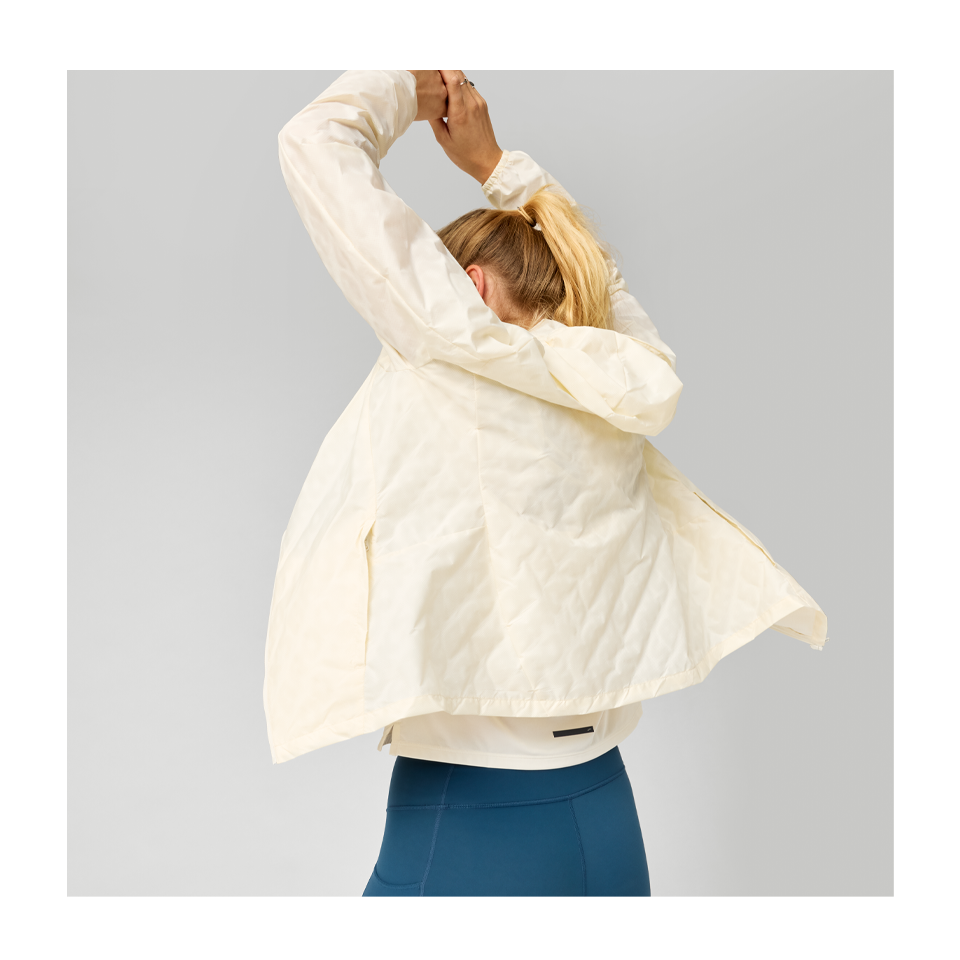Brooks Women's Canopy Reflective Jacket Reflective Wordmark Bone
