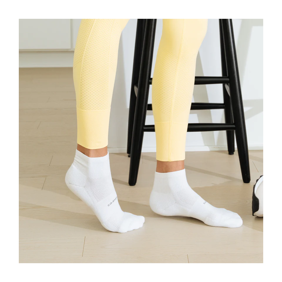 Feetures HIGH PERFORMANCE Ultra Light Quarter White