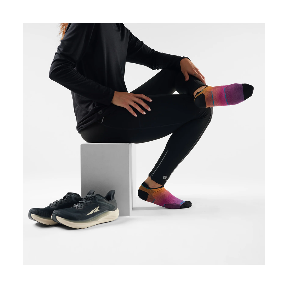 Smartwool Women's Run Ombre Print Low Ankle Socks Zero Cushion Tandoori Orange