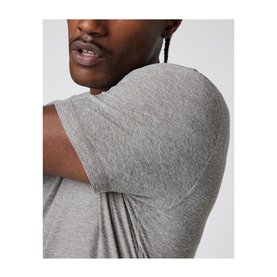 Vuori Men's Strato Tech Tee Heather Grey