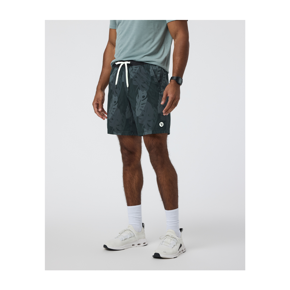 Vuori Men's Kore Short Black Leaves