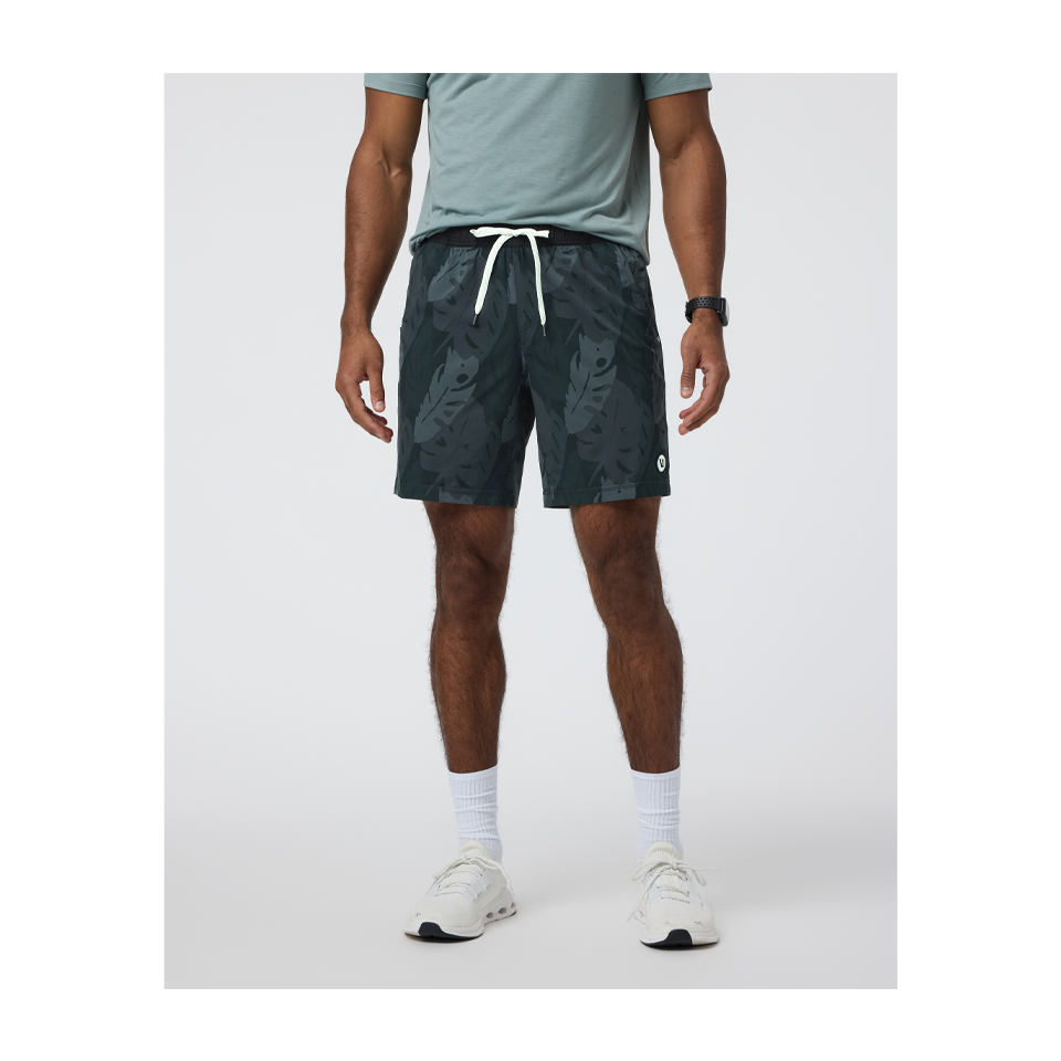 Vuori Men's Kore Short Black Leaves