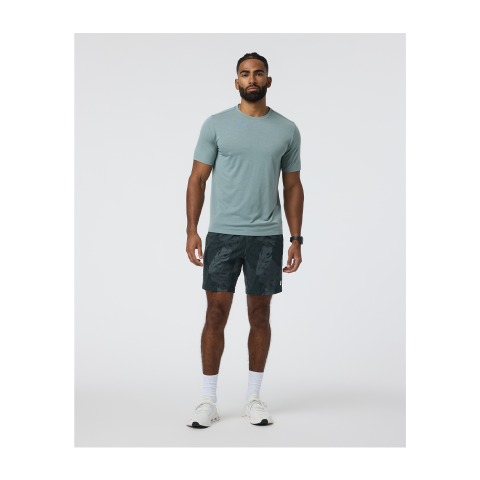 Vuori Men's Kore Short Black Leaves