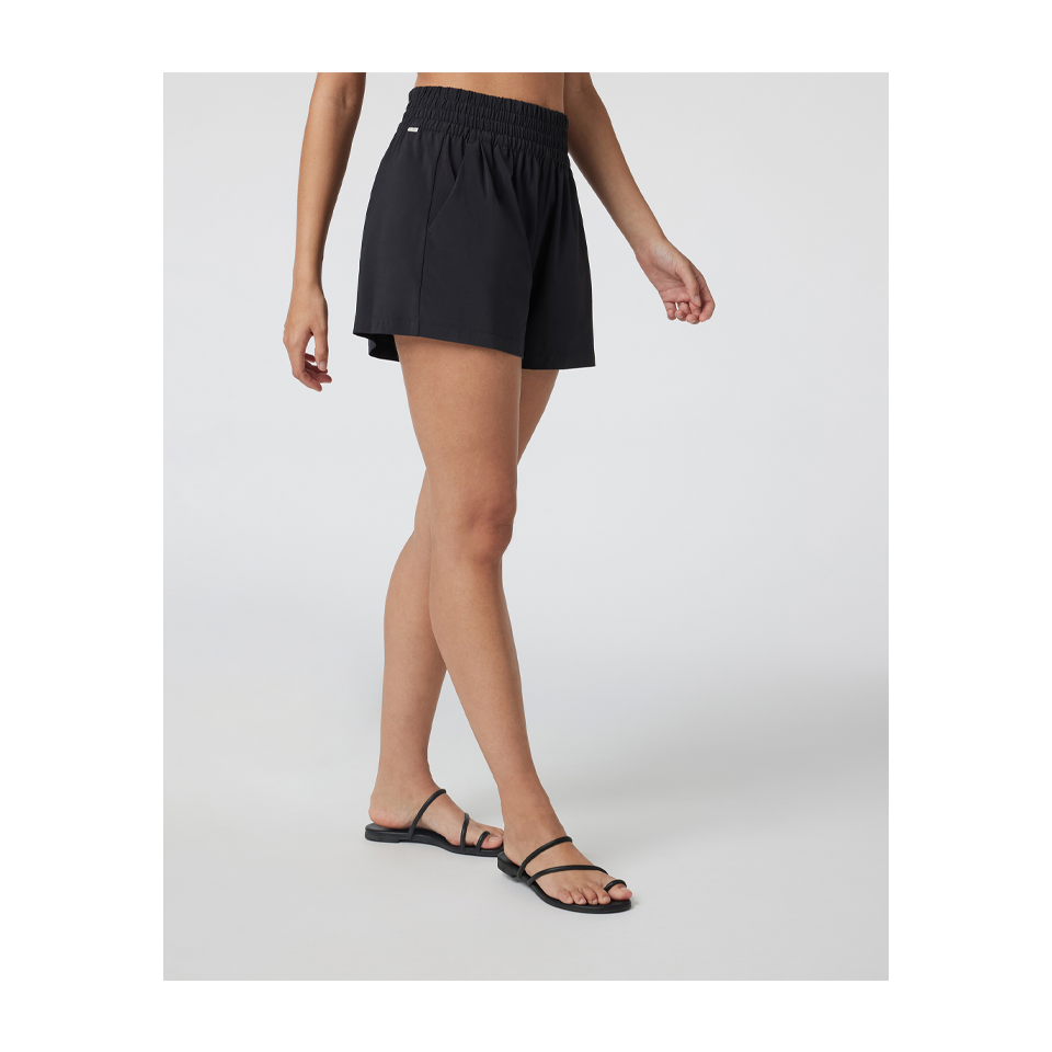 Vuori Women's Villa Short Black