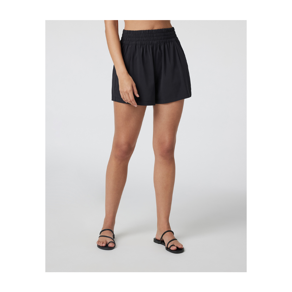 Vuori Women's Villa Short Black