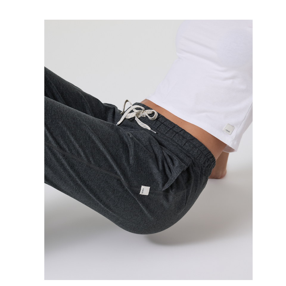 Vuori Women's Performance Jogger Charcoal