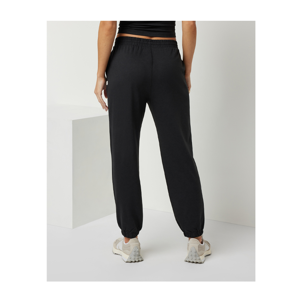 Vuori Women's Boyfriend Sweatpant Black Heather