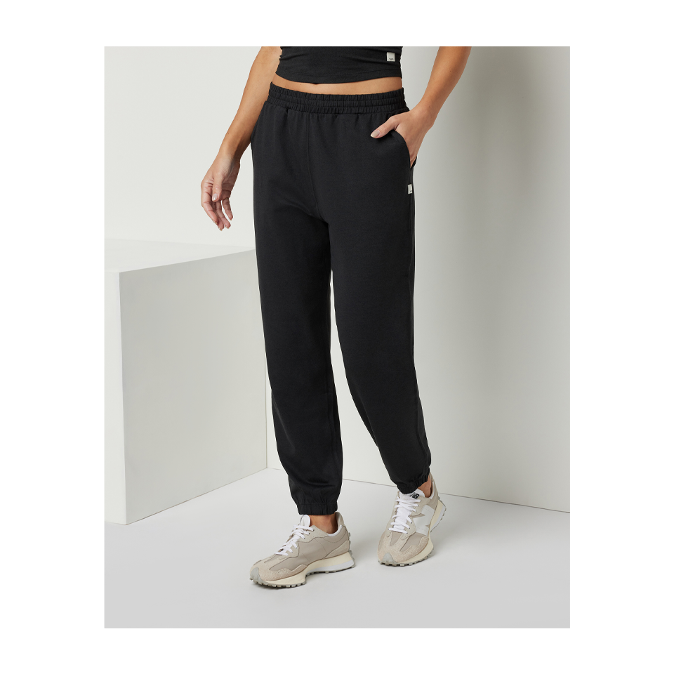 Vuori Women's Boyfriend Sweatpant Black Heather