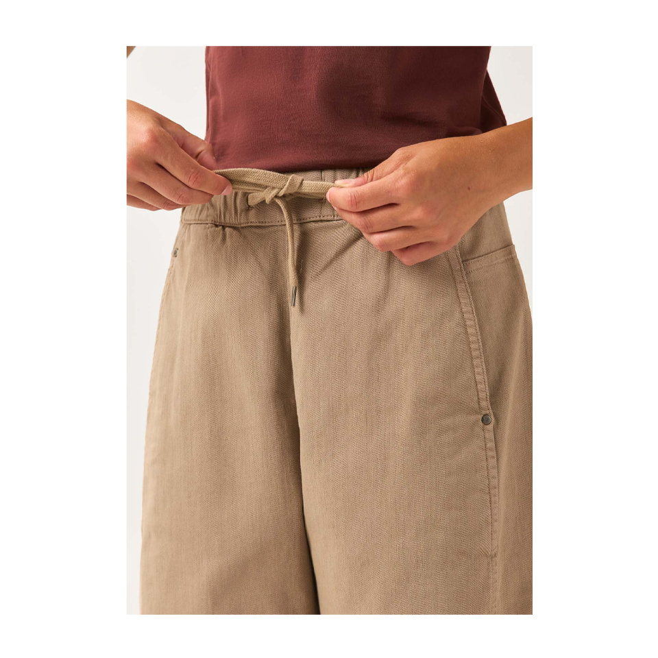 DUER Women's FlexTwill Barrel Pull On Pant Desert Tan