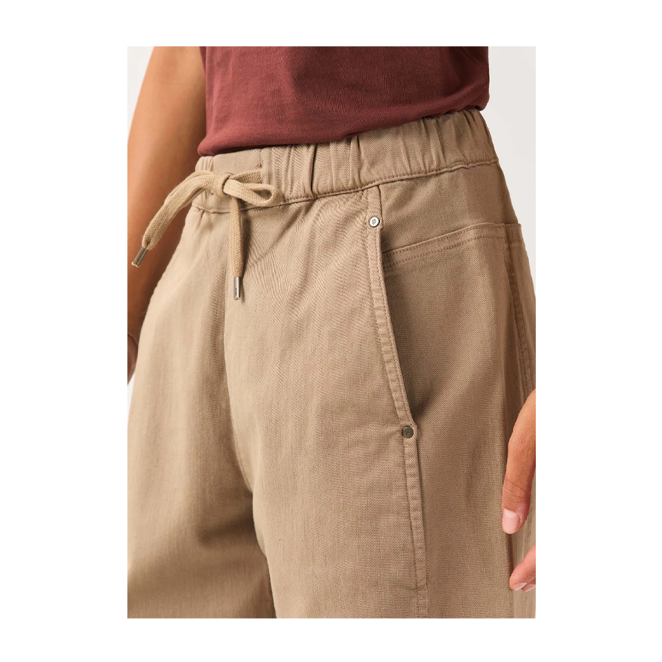 DUER Women's FlexTwill Barrel Pull On Pant Desert Tan