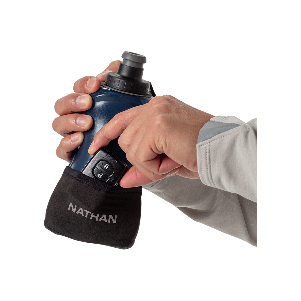 Nathan Quick Squeeze Lite 18 oz Handheld Black/Marine Blue