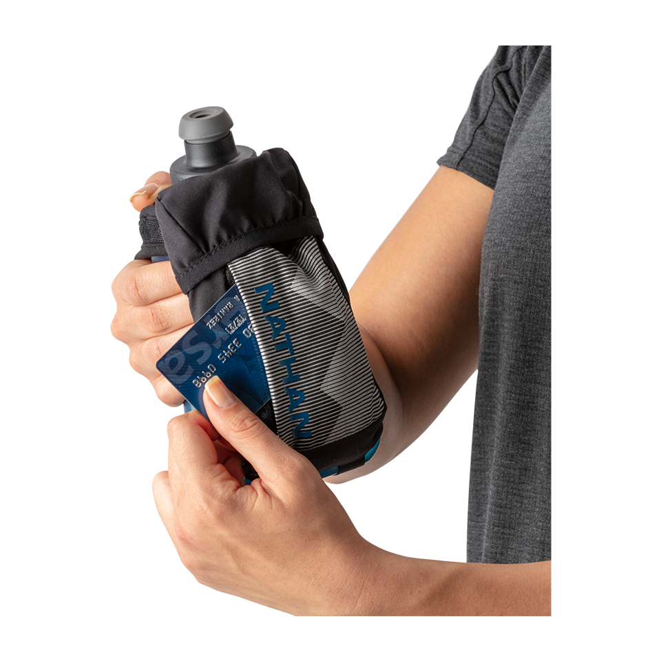 Nathan QuickSqueeze 18 oz Handheld Black/Marine