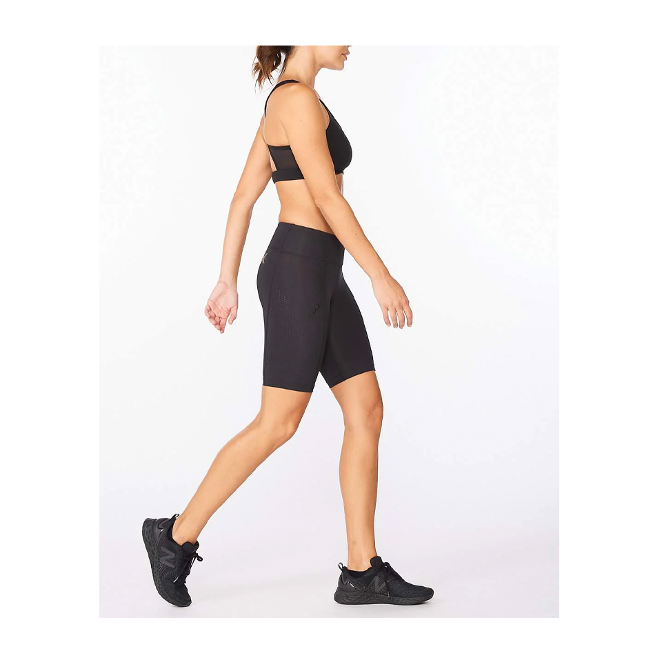 2XU Women's Motion Mid-Rise Compression Shorts Black/Dotted Black
