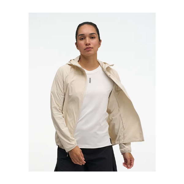 HOKA Women's SkyFlow Wind Jacket Oat Milk