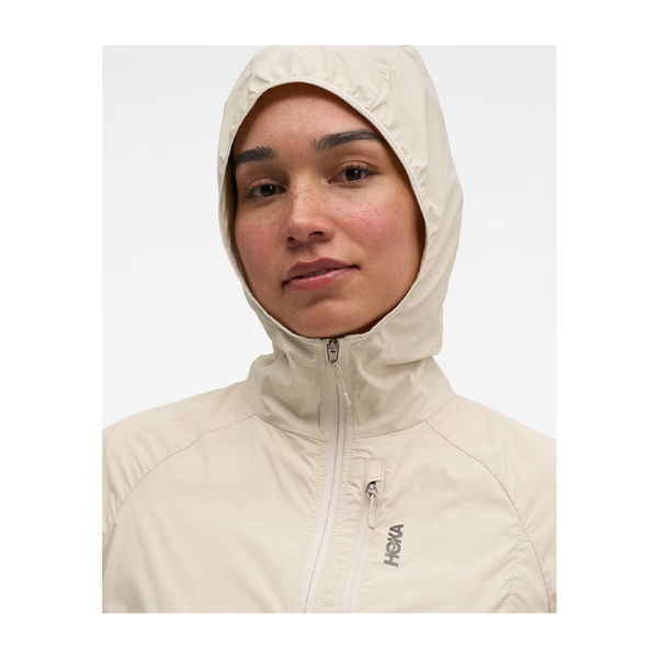 HOKA Women's SkyFlow Wind Jacket Oat Milk