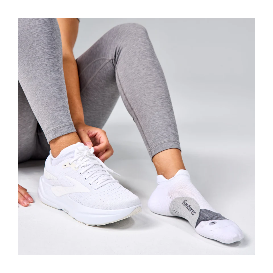 Feetures ELITE Light Cushion Tab White