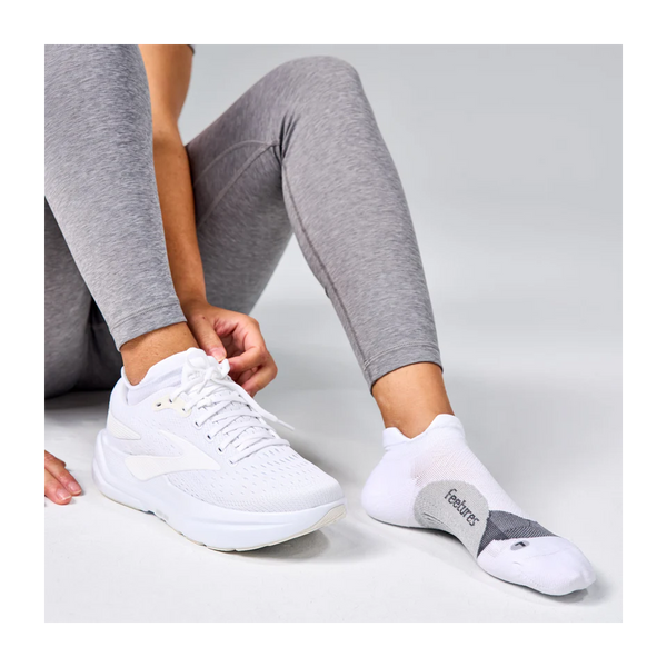 Feetures ELITE Light Cushion Tab White