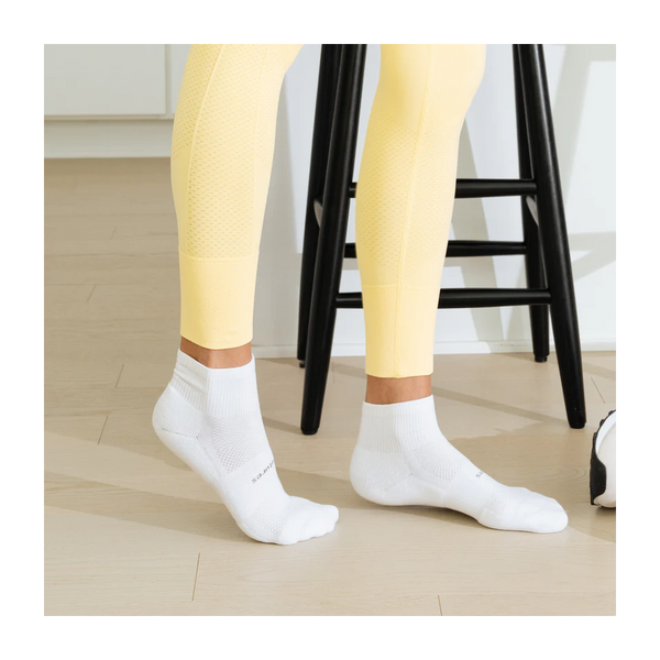 Feetures HIGH PERFORMANCE Ultra Light Quarter White