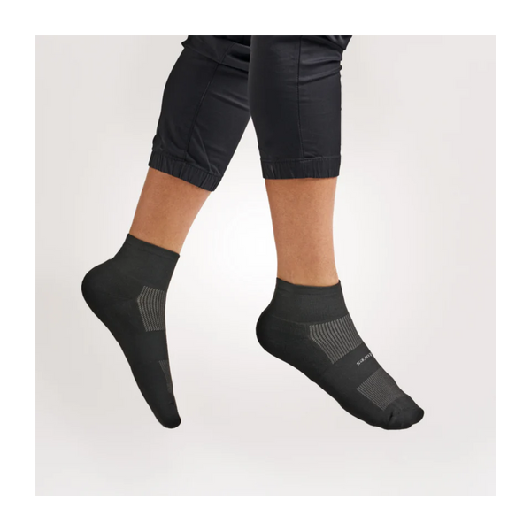 Feetures HIGH PERFORMANCE Ultra Light Quarter Black