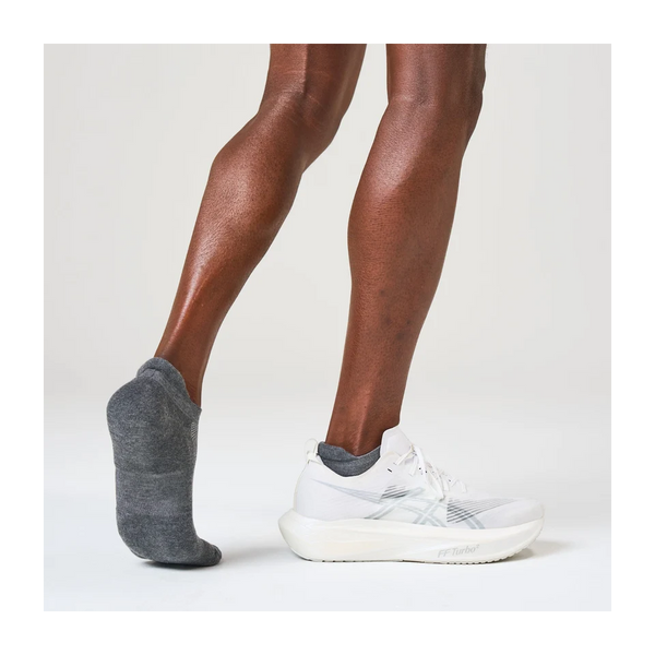 Feetures HIGH PERFORMANCE Max Cushion Tab Heather Gray