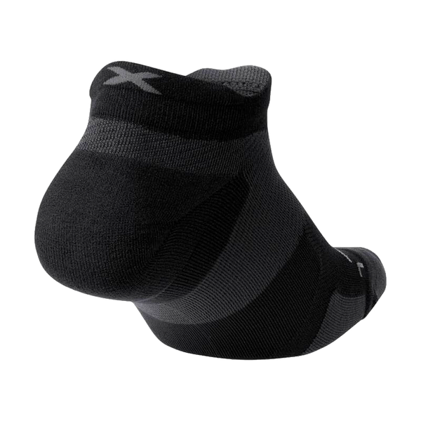 2XU Vectr Light Cushion No Show Compression Socks Black/Titanium