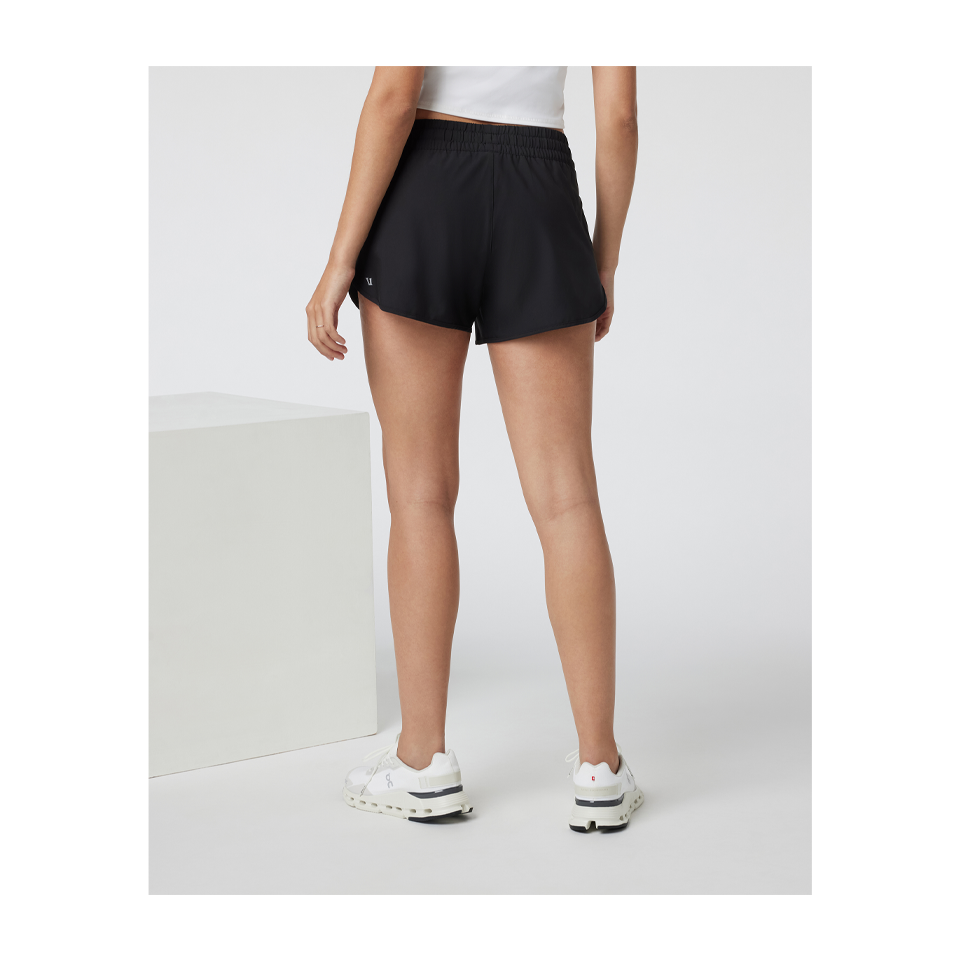 Vuori Women's Clementine 4" Short 2.0 Black