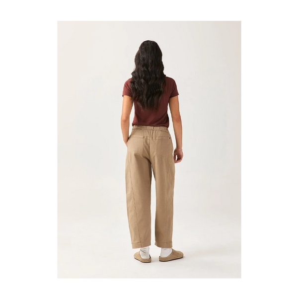 DUER Women's FlexTwill Barrel Pull On Pant Desert Tan