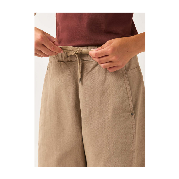 DUER Women's FlexTwill Barrel Pull On Pant Desert Tan