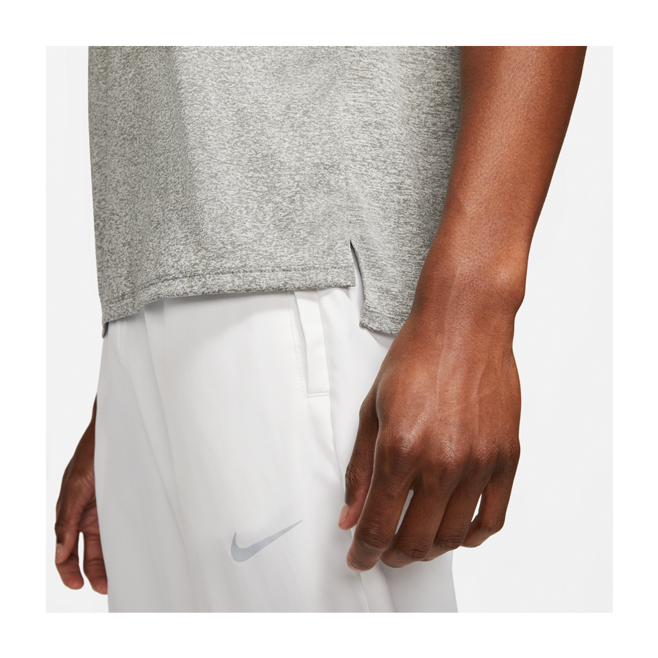 Nike Men's Dri-FIT Rise 365 Short-Sleeve Running Top Smoke Grey