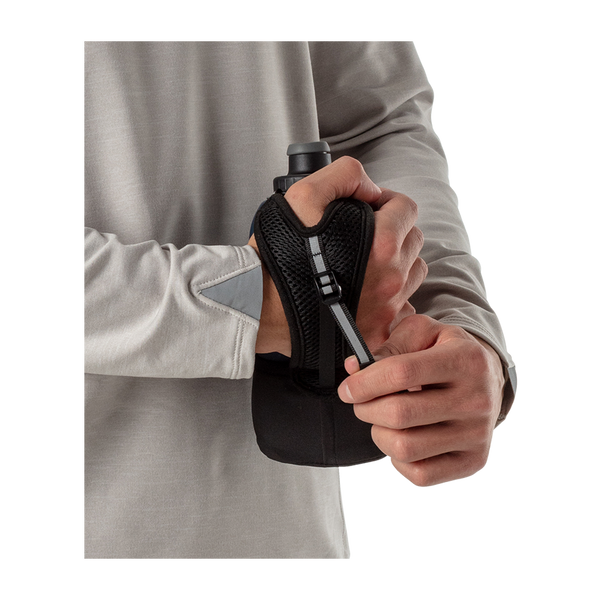 Nathan Quick Squeeze Lite 18 oz Handheld Black/Marine Blue