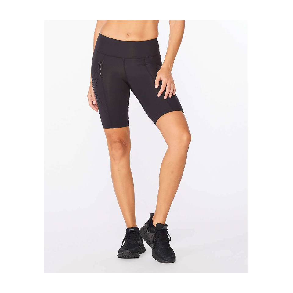 2XU Women s Motion Mid Rise Compression Shorts Black Dotted Black